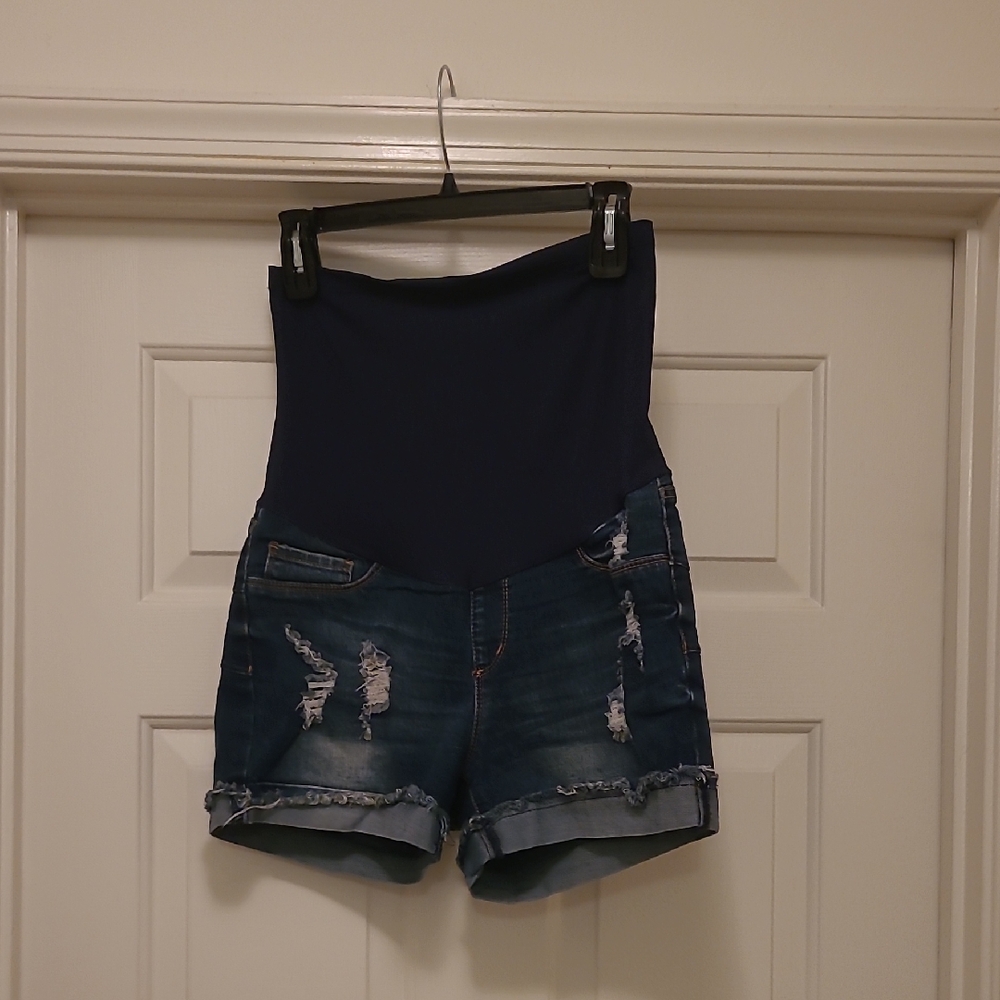 Stylish High Waist Denim Women's Maternity Shorts. Preowned great condition.